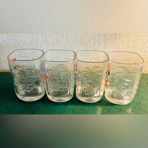 4 McDonald’s Memorabilia Walt Disney World Square Drinking Glasses 2000 No Chips - Picture 4 of 7